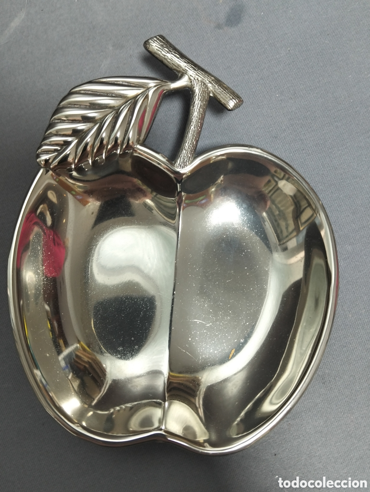 Antig&uuml;edades: Cenicero con forma de manzana&nbsp; - Foto 1