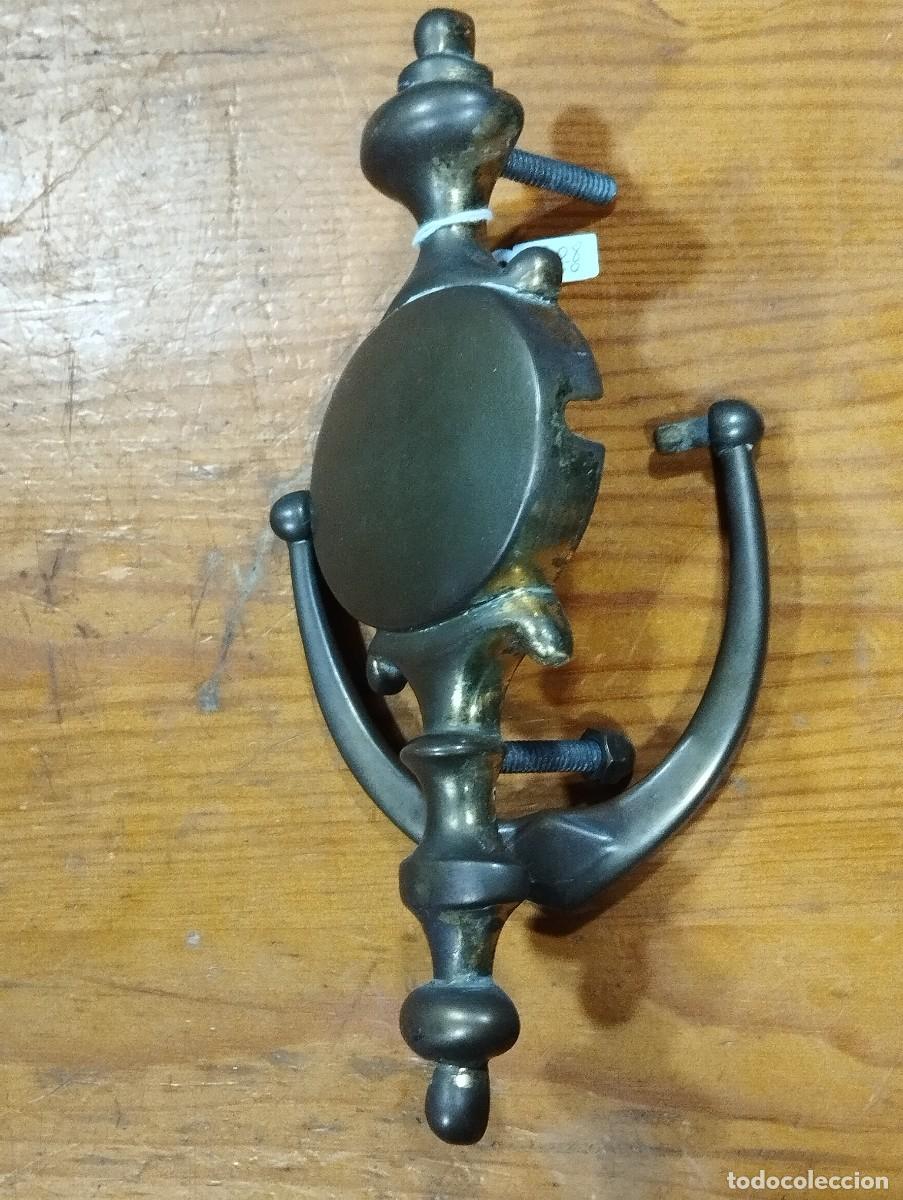 Antig&uuml;edades: PICAPORTE ALDABA DE BRONCE ANTIGUO. - Foto 4