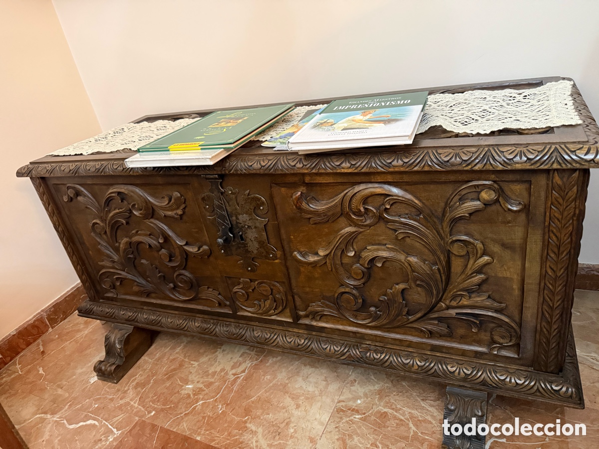 Antig&uuml;edades: Arca de madera tallada - Foto 2