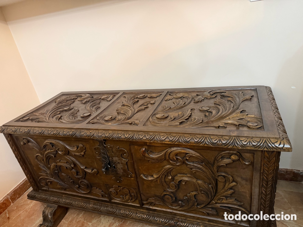 Antig&uuml;edades: Arca de madera tallada - Foto 3