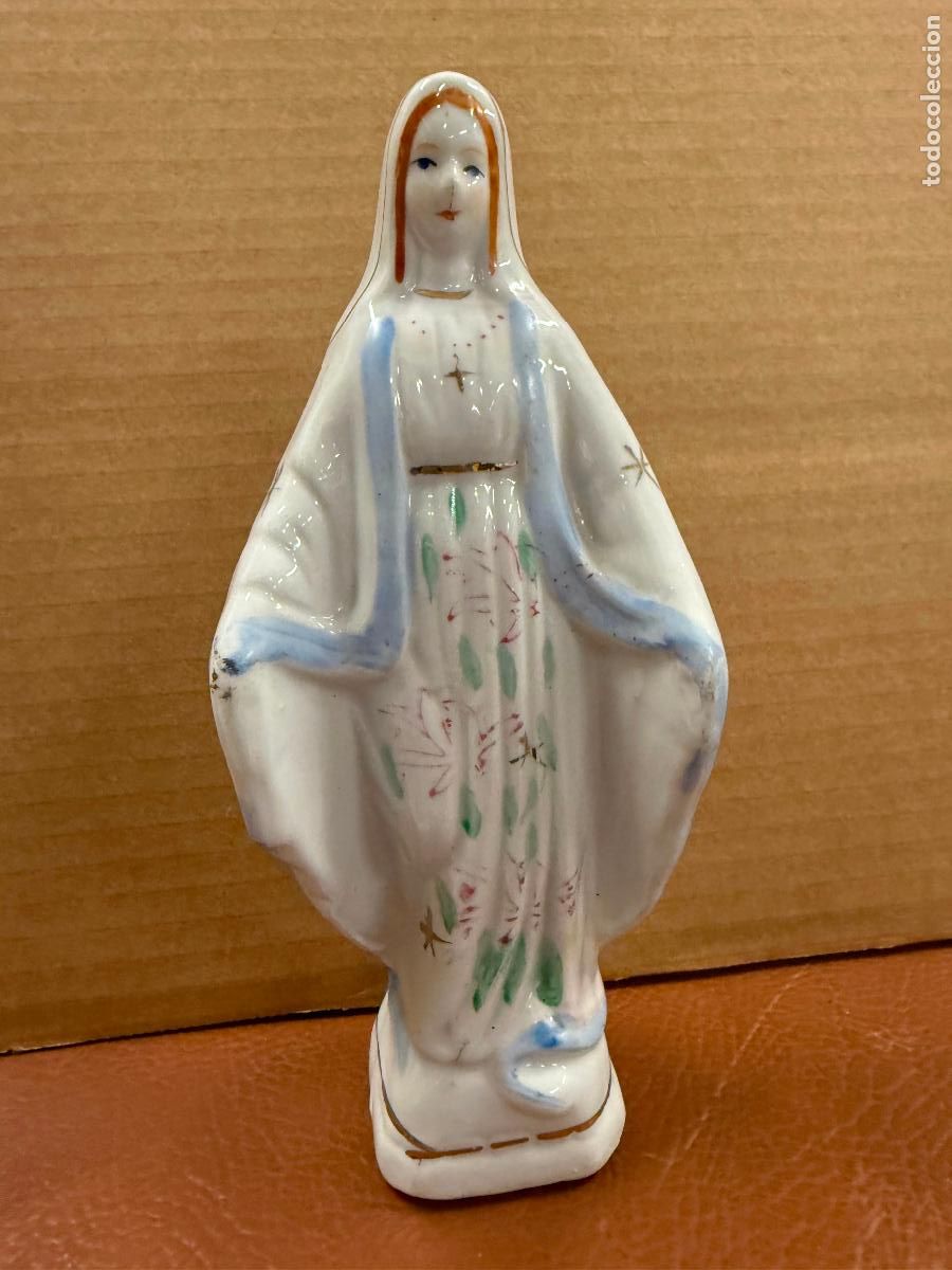 Antig&uuml;edades: Bonita VIRGEN de porcelana. Ideal para decoracion o peque&ntilde;o altar. Mide 20cms