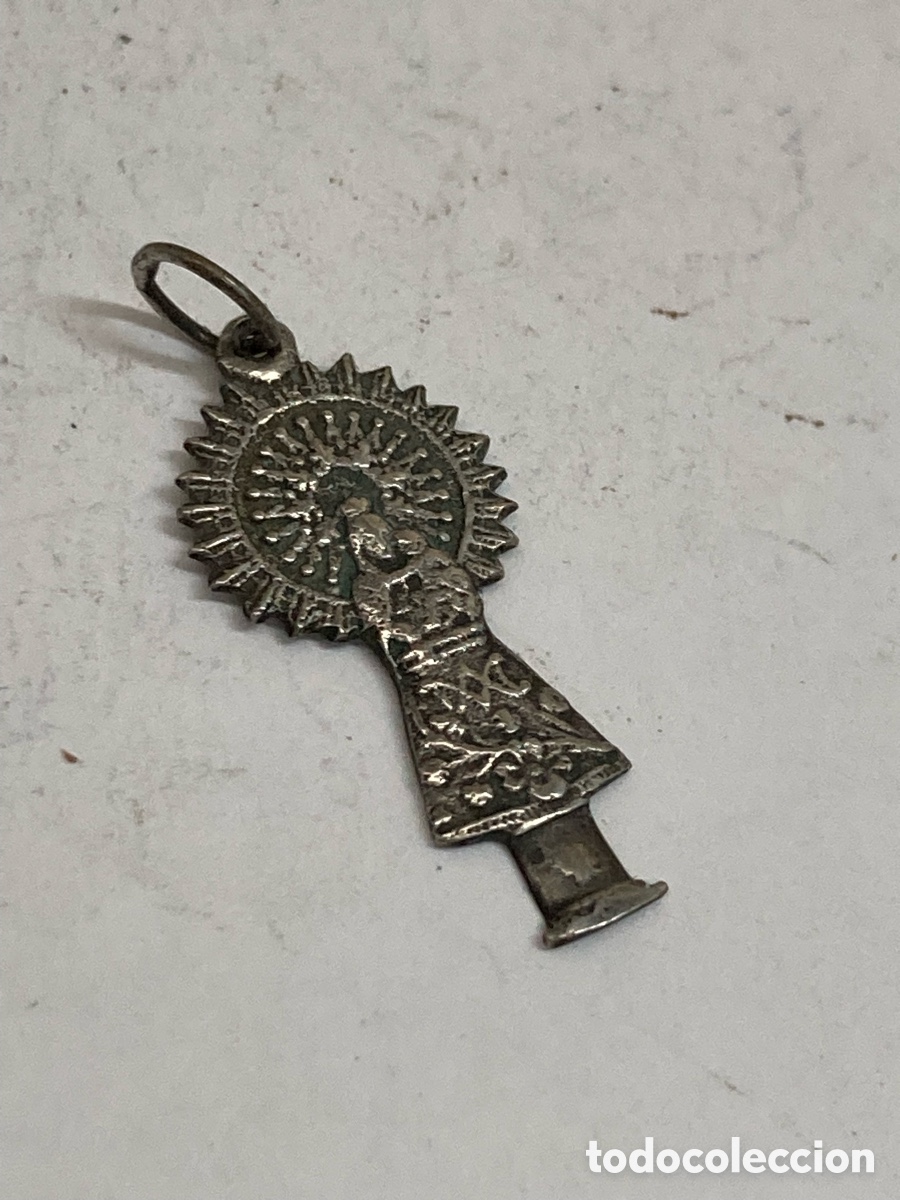 Antig&uuml;edades: Medalla de plata religiosa C557 - Foto 1