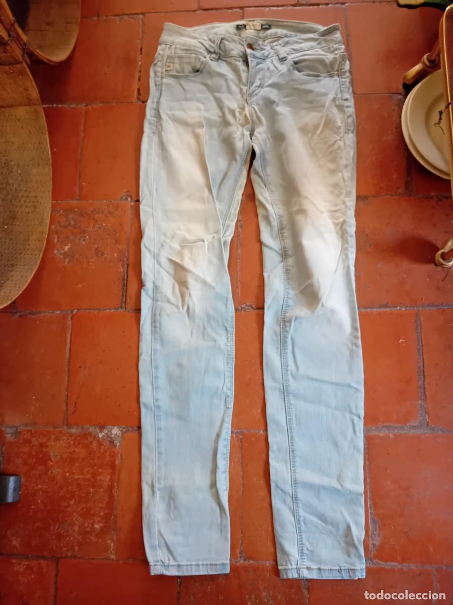 Antig&uuml;edades: Vaqueros el&aacute;sticos talla 36 marca pull bear - Foto 1