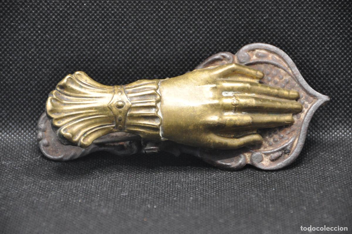 Antig&uuml;edades: ANTIGUO CLIP CON FORMA DE MANO - Foto 1