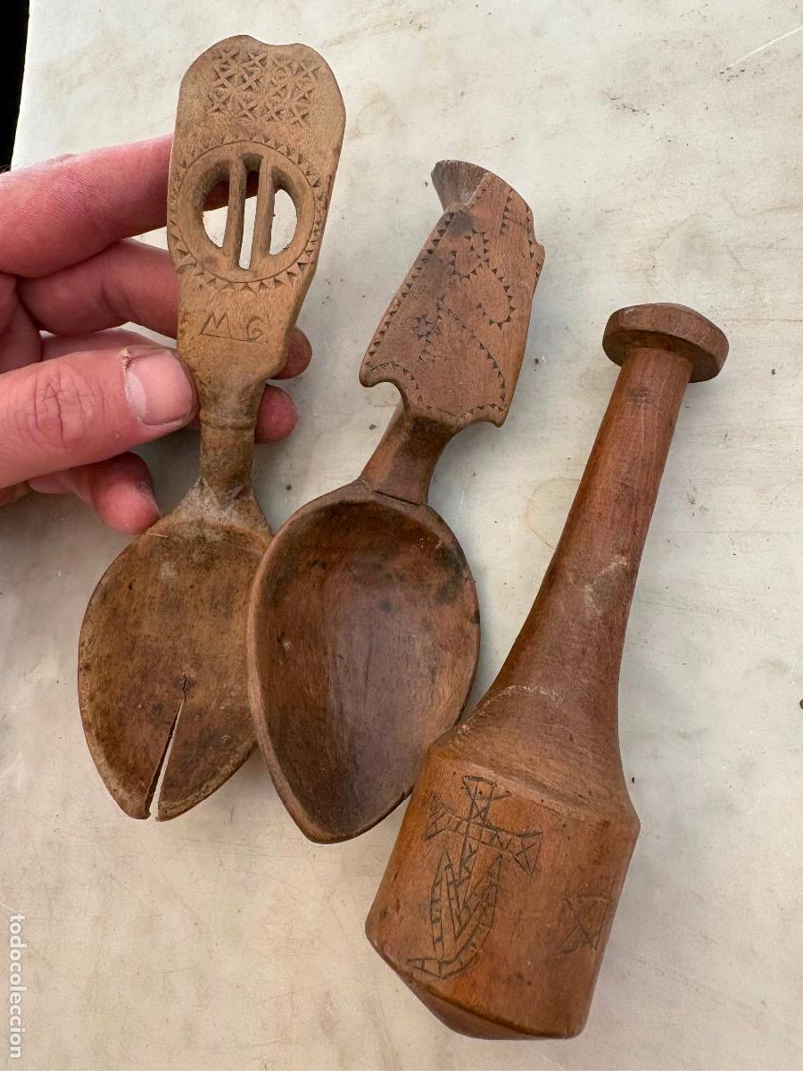 Antig&uuml;edades: Preciosas piezas pastoril talladas arte popular espa&ntilde;ol cucharas grabadas y mano de mortero