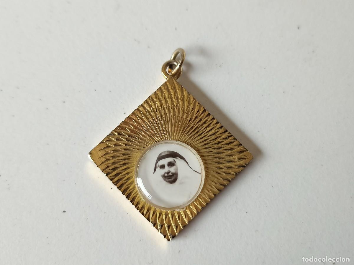 Antig&uuml;edades: Medalla religiosa a identificar - Foto 1