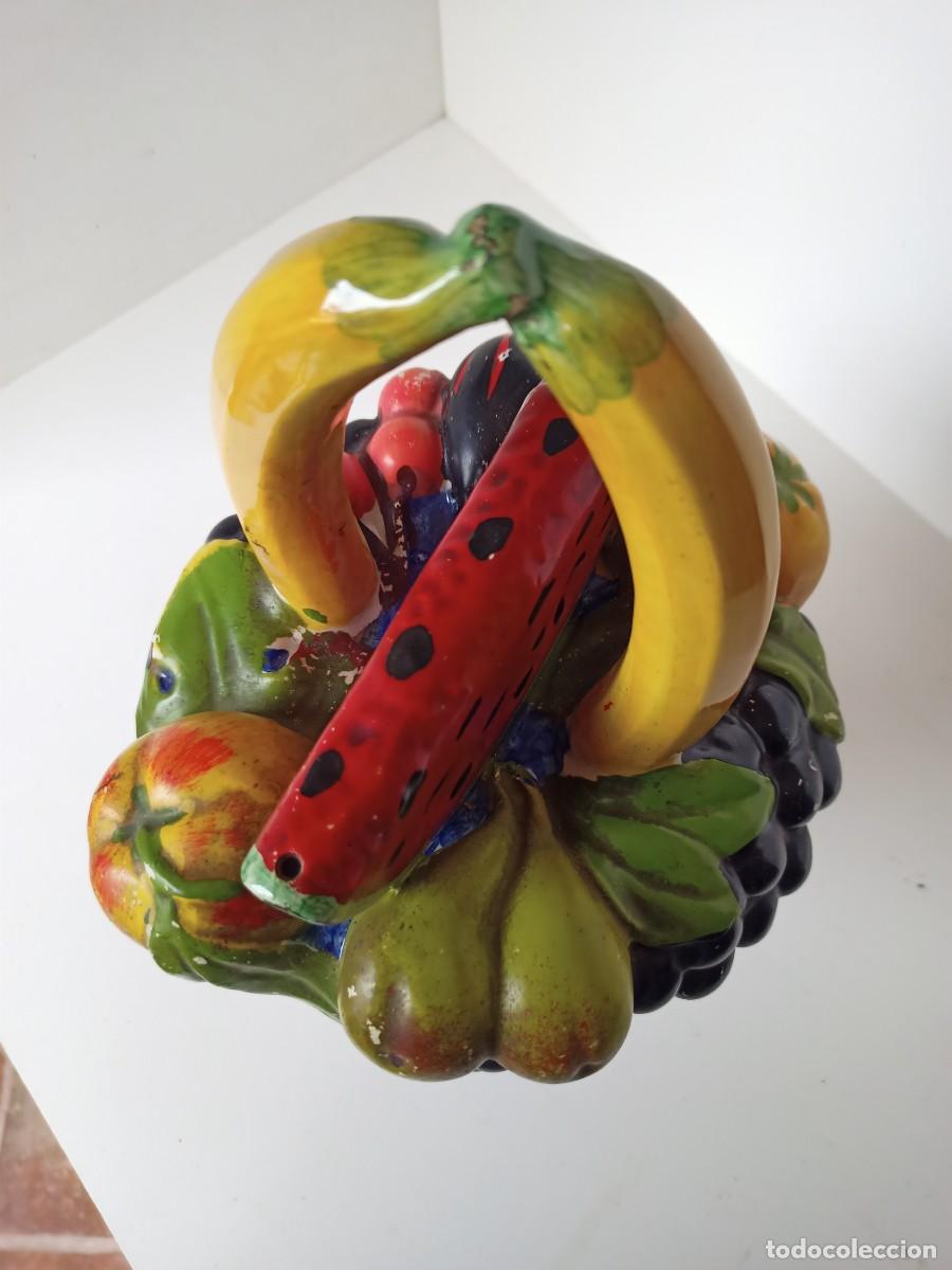 Antig&uuml;edades: Botijo de Manises, cesta de frutas - Foto 4