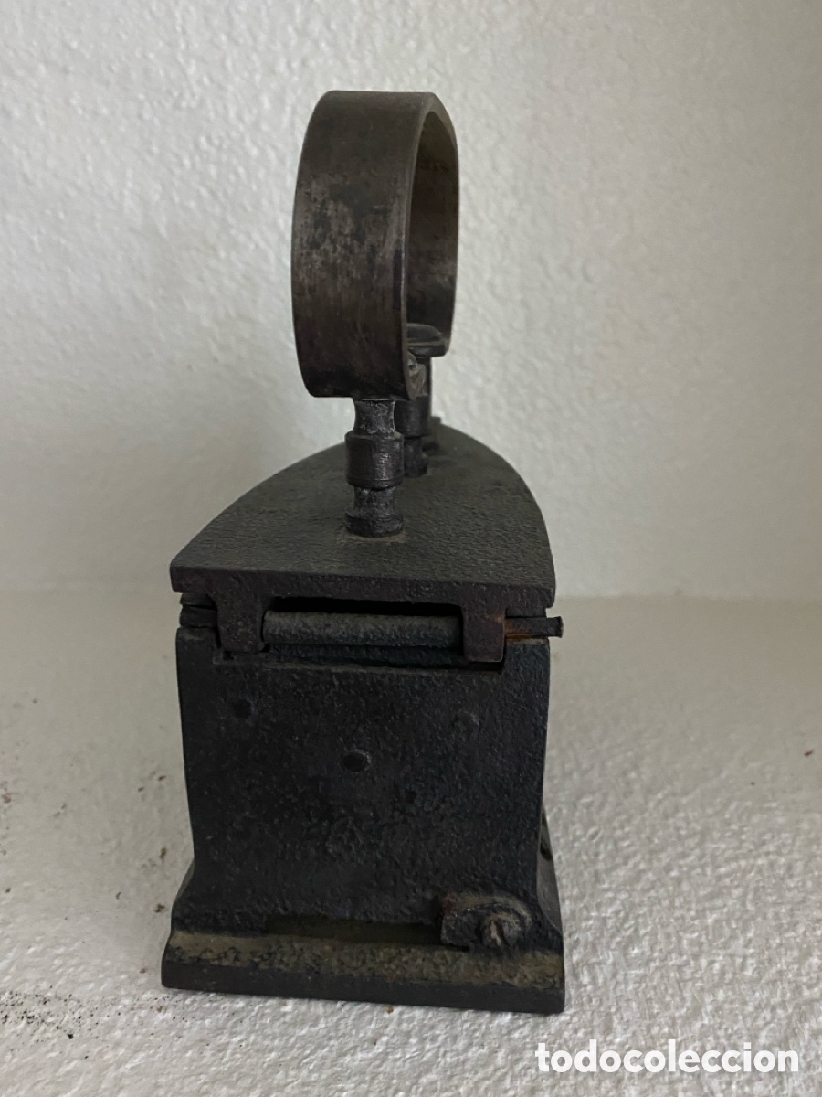 Antig&uuml;edades: Plancha antigua con soporte de hierro - Foto 7