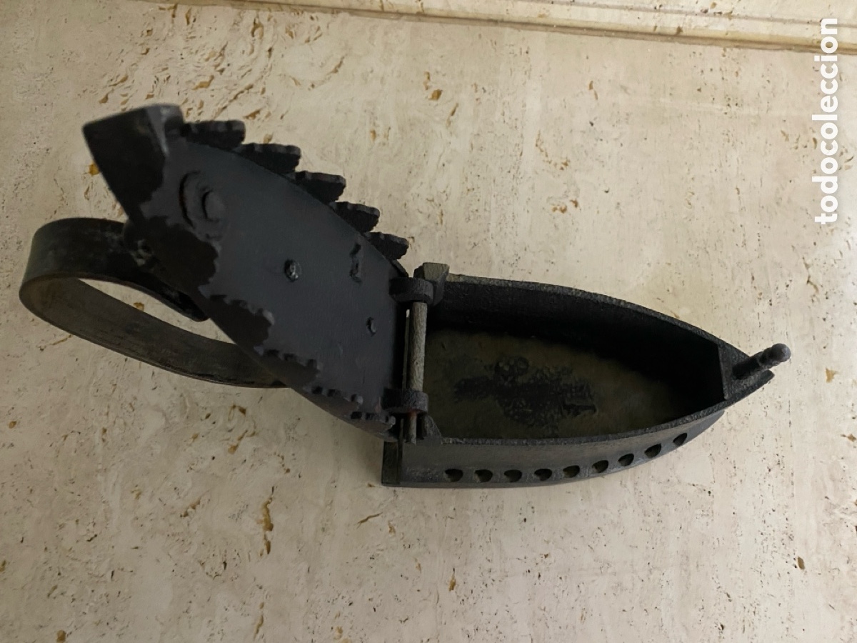 Antig&uuml;edades: Plancha antigua con soporte de hierro - Foto 11