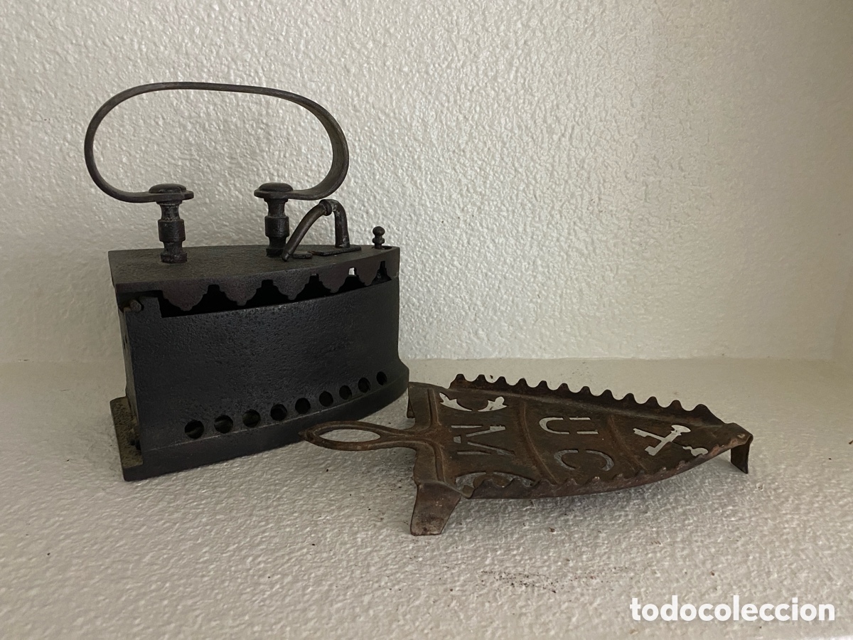 Antig&uuml;edades: Plancha antigua con soporte de hierro - Foto 13