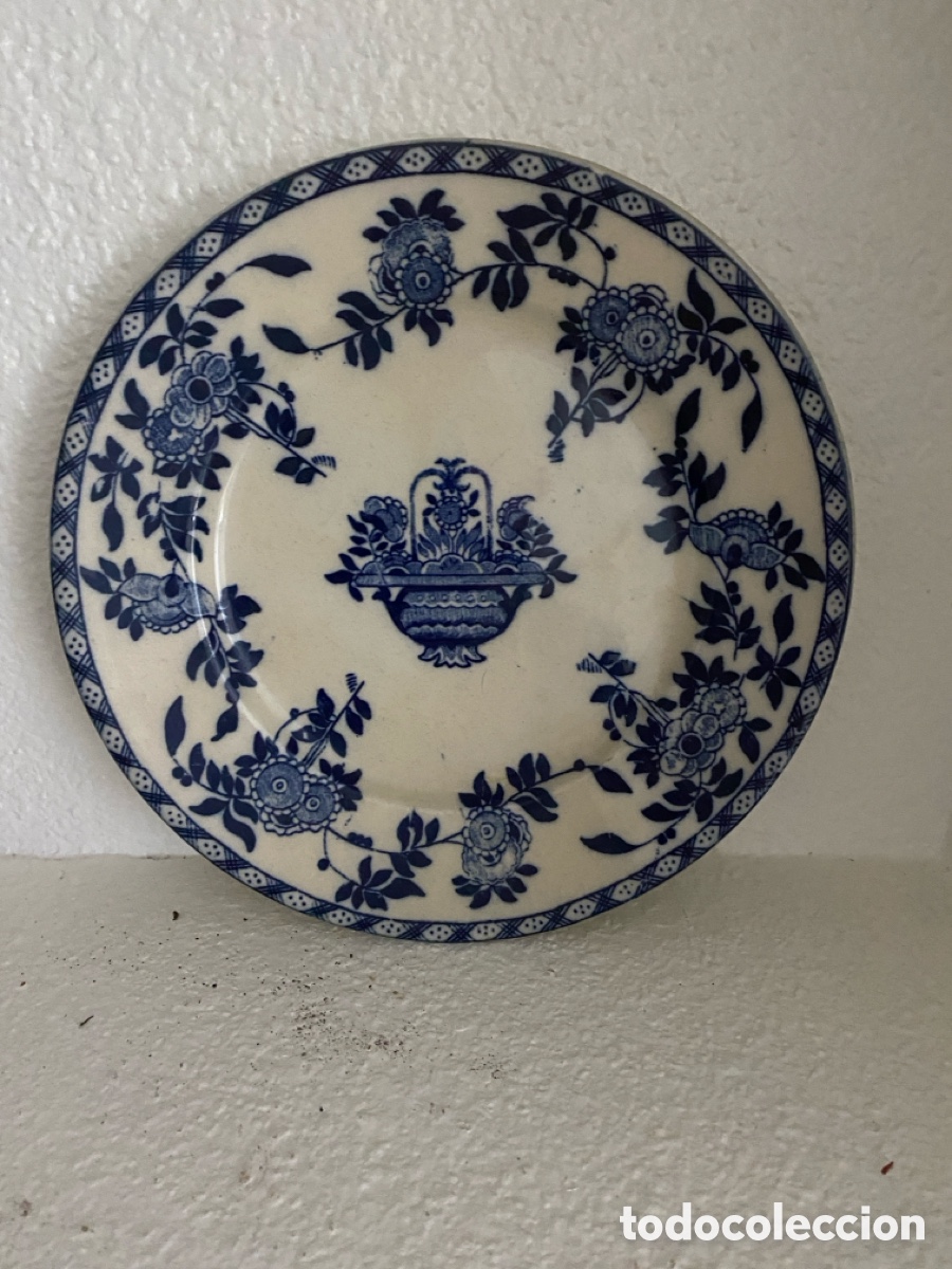 Antig&uuml;edades: Conjunto de botella y seis vasos con plato antiguo - Foto 9