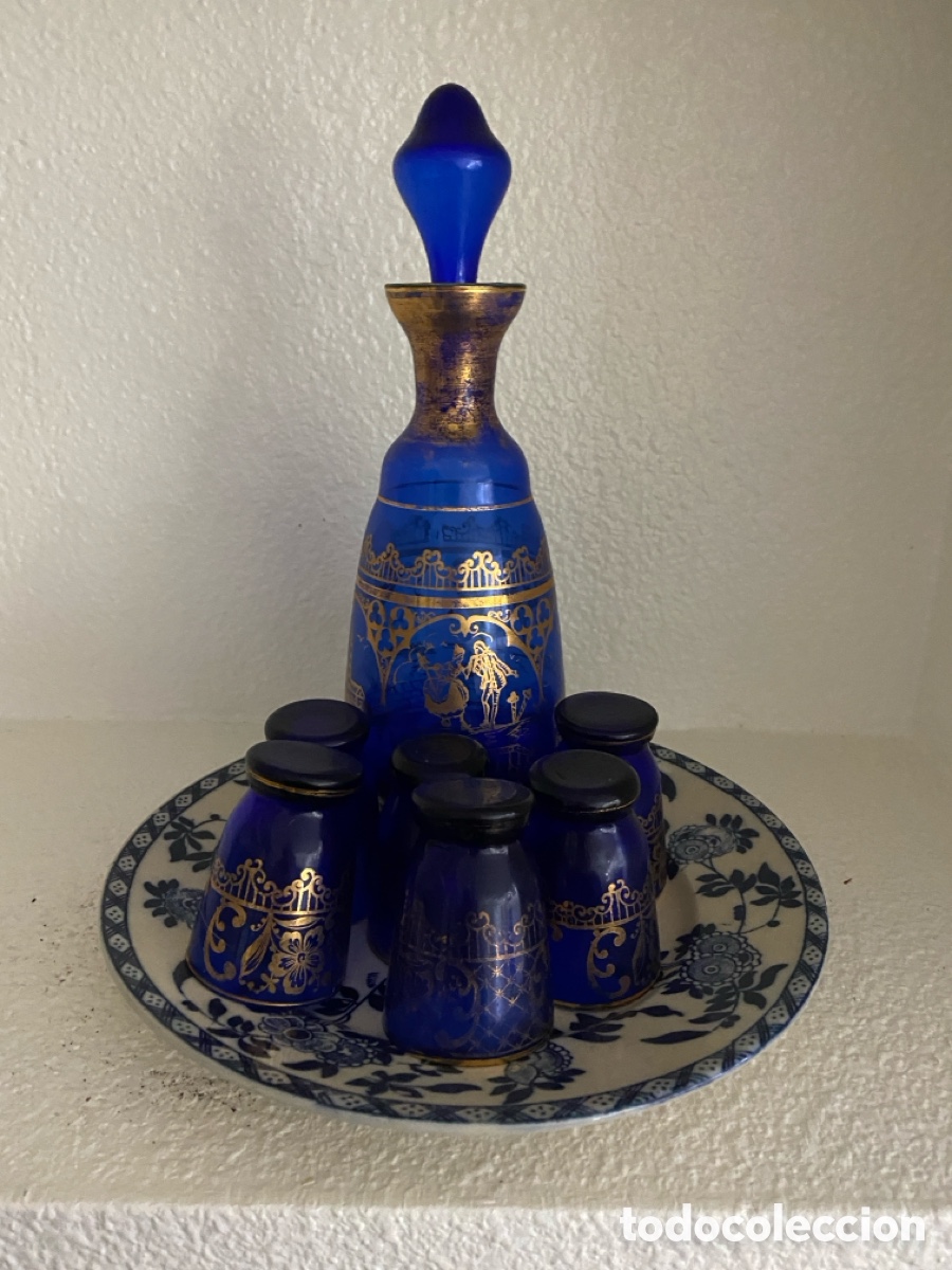 Antig&uuml;edades: Conjunto de botella y seis vasos con plato antiguo - Foto 12