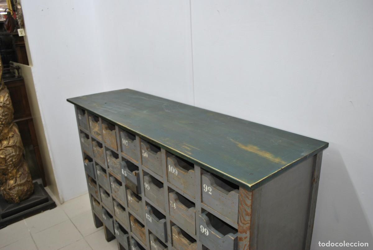 Antig&uuml;edades: MUEBLE INDUSTRIAL ANTIGUO CON CAJONES - Foto 3