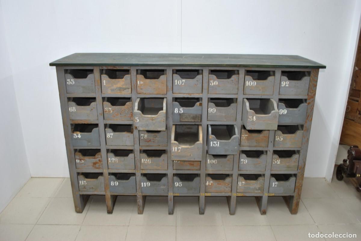 Antig&uuml;edades: MUEBLE INDUSTRIAL ANTIGUO CON CAJONES - Foto 4