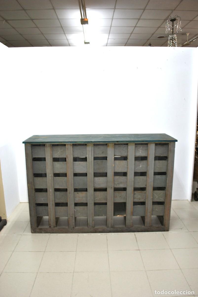 Antig&uuml;edades: MUEBLE INDUSTRIAL ANTIGUO CON CAJONES - Foto 7