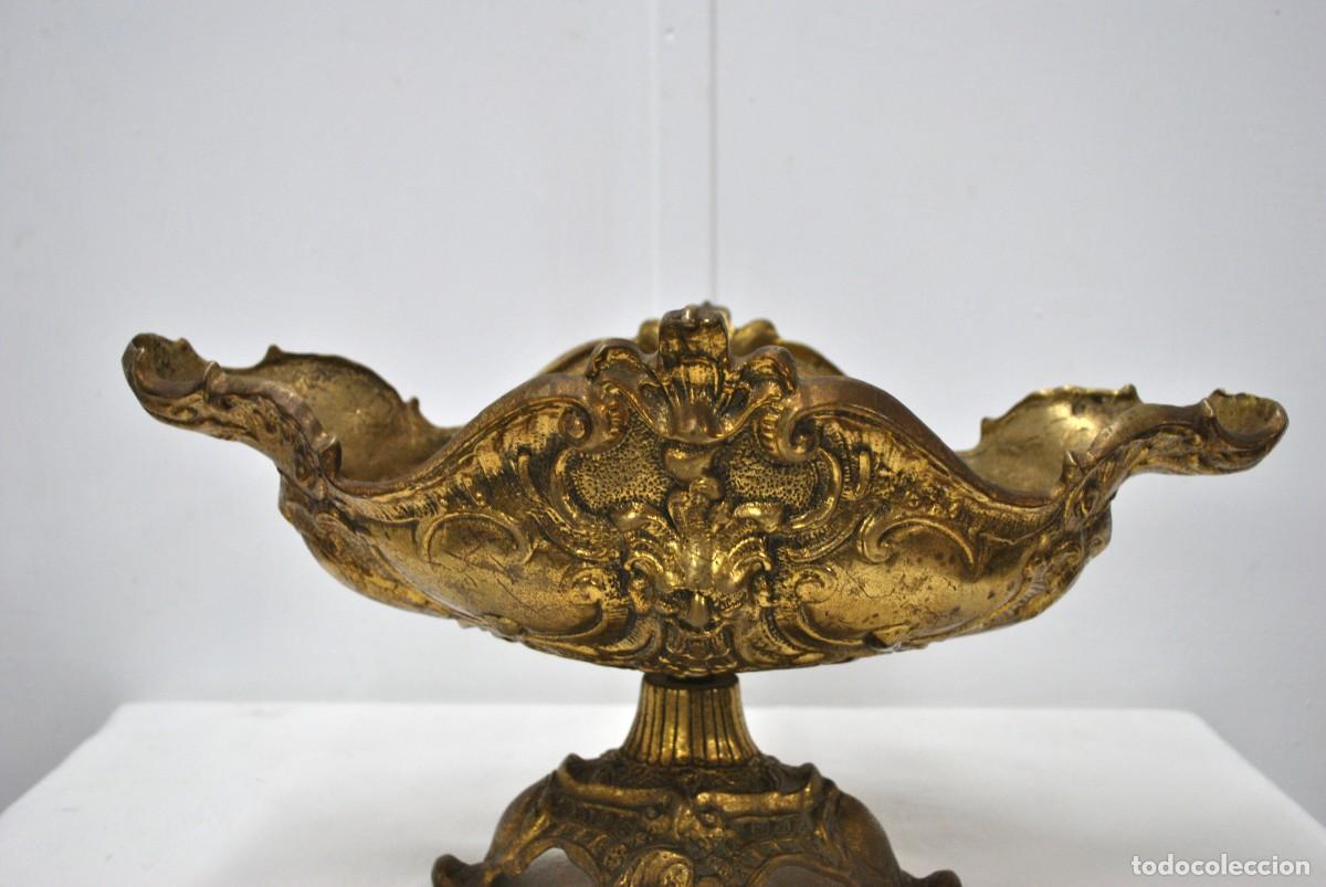 Antig&uuml;edades: CENTRO DE MESA ANTIGUO BRONCE DORADO - Foto 2