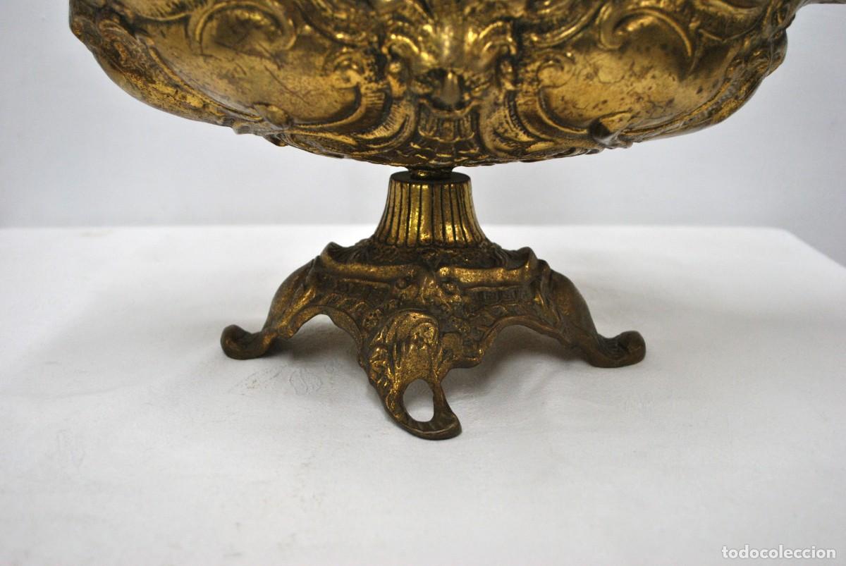 Antig&uuml;edades: CENTRO DE MESA ANTIGUO BRONCE DORADO - Foto 3