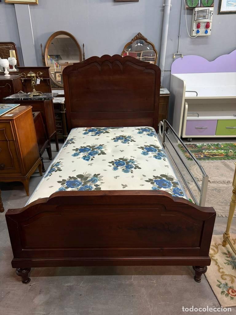 Antig&uuml;edades: ESTRUCTURA DE CAMA.. - Foto 2