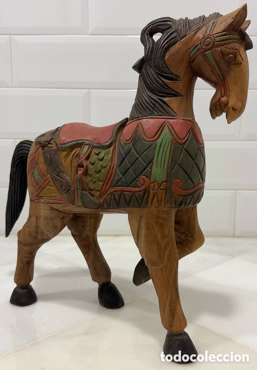 Antig&uuml;edades: PRECIOSO CABALLO DE MADERA MACIZA TALLADA ASI&Aacute;TICO