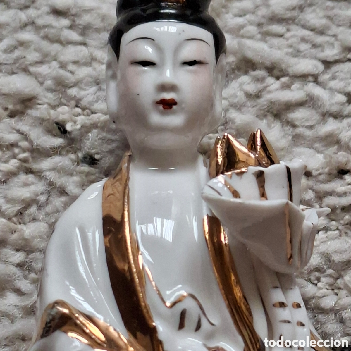 Antig&uuml;edades: Figura de porcelana China (Macao). S. XIX. Diosa de la misericordia. Kwal Yin. Budismo.