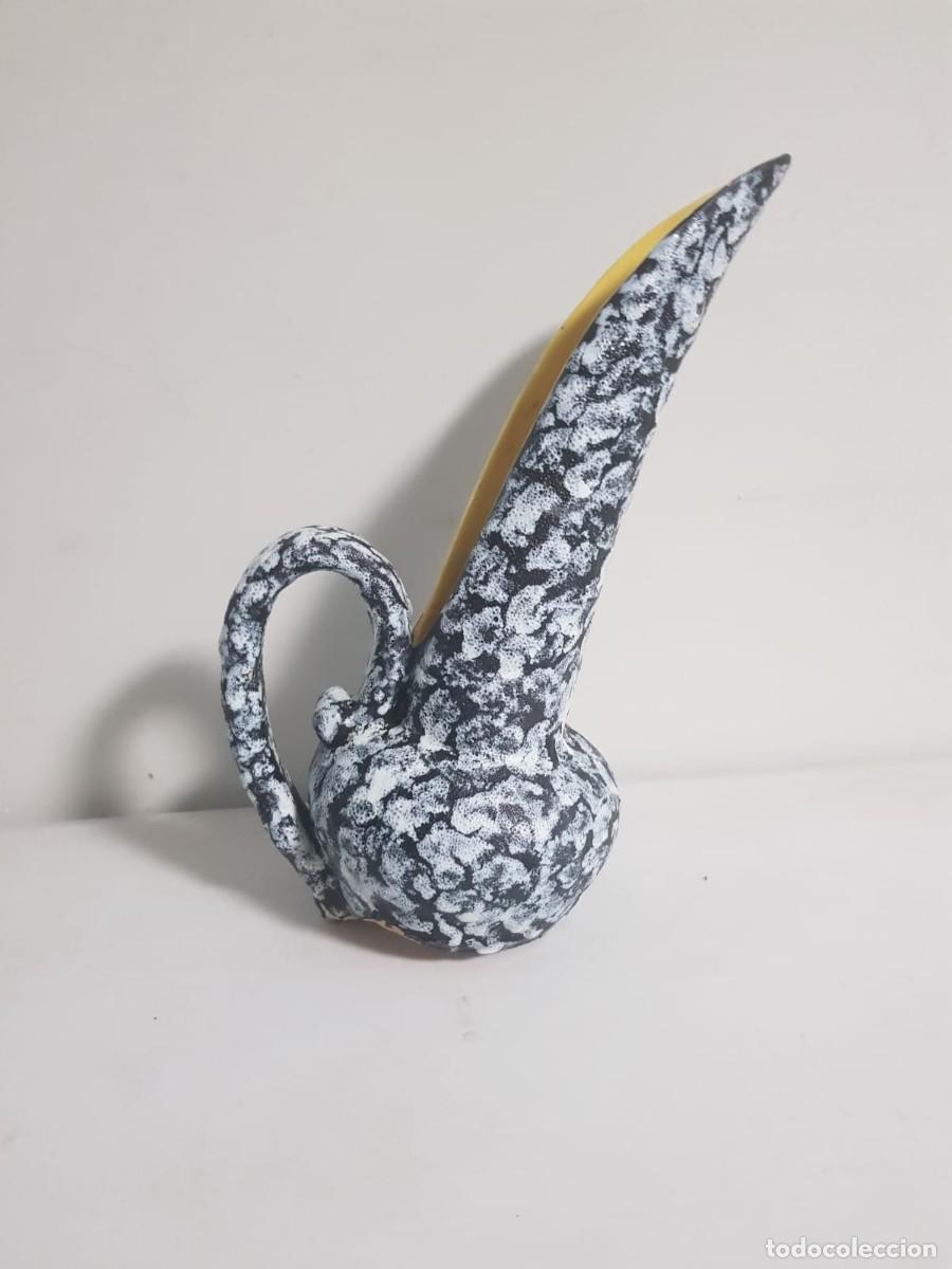 Antig&uuml;edades: Antigua jarra de cer&aacute;mica francesa para vino