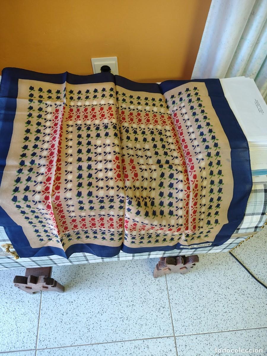 Antig&uuml;edades: Pa&ntilde;uelo de ray&oacute;n, vintage. - Foto 1