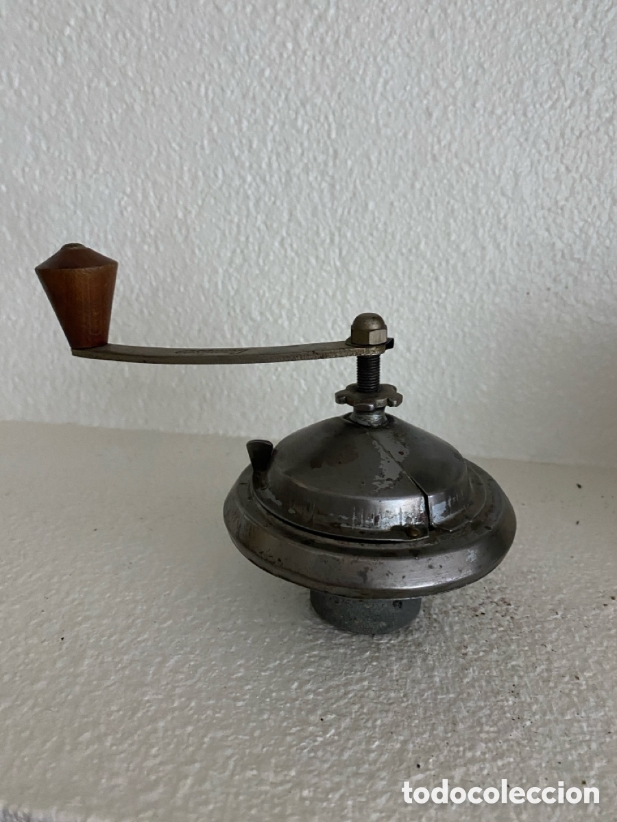 Antig&uuml;edades: Molinillo de caf&eacute; antiguo en aluminio - Foto 13