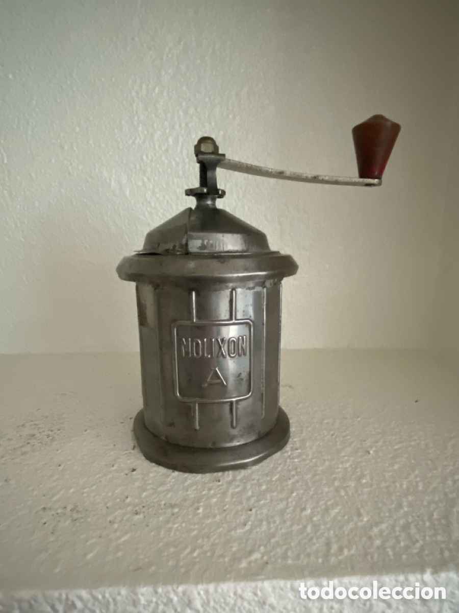 Antig&uuml;edades: Molinillo de caf&eacute; antiguo en aluminio - Foto 1