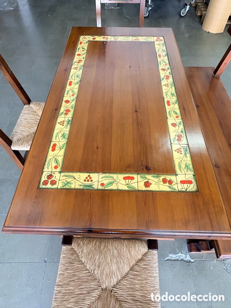 Antig&uuml;edades: Mesa de madera maziza con azulejos de la Bisbal - Foto 2