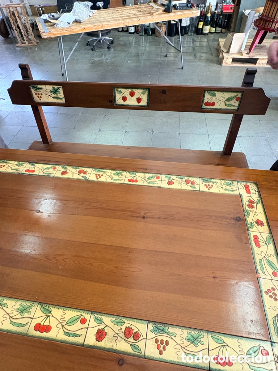 Antig&uuml;edades: Mesa de madera maziza con azulejos de la Bisbal - Foto 3