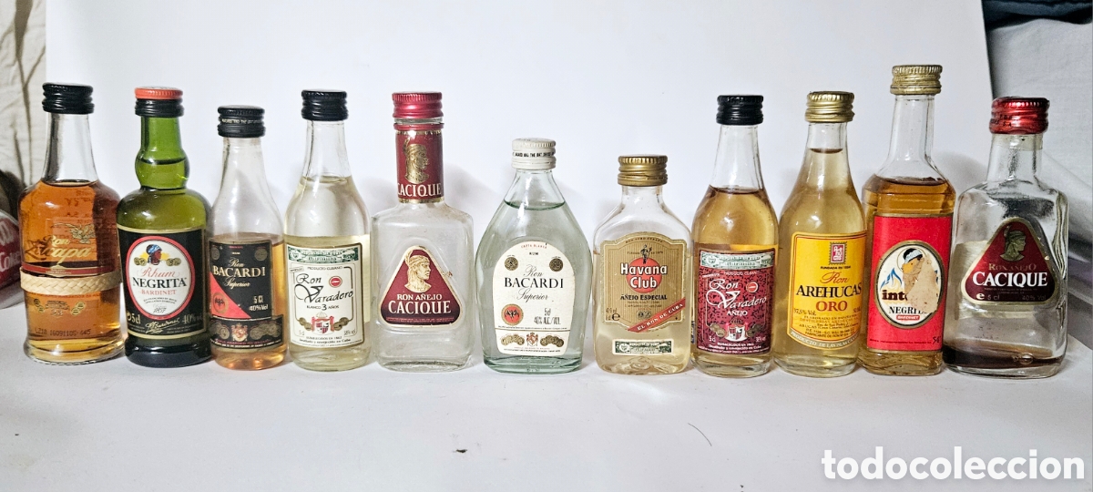Antig&uuml;edades: Lote 11 botellitas Ron - Foto 1
