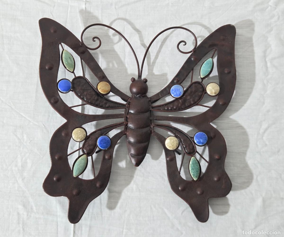 Antig&uuml;edades: Mariposa de chapa y ceramica - Foto 1
