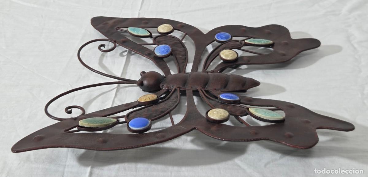 Antig&uuml;edades: Mariposa de chapa y ceramica - Foto 5