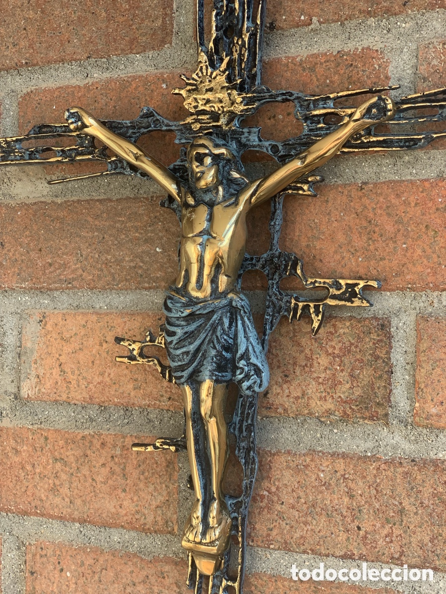 Antig&uuml;edades: Crucifijo grande de bronce 70 ctms
