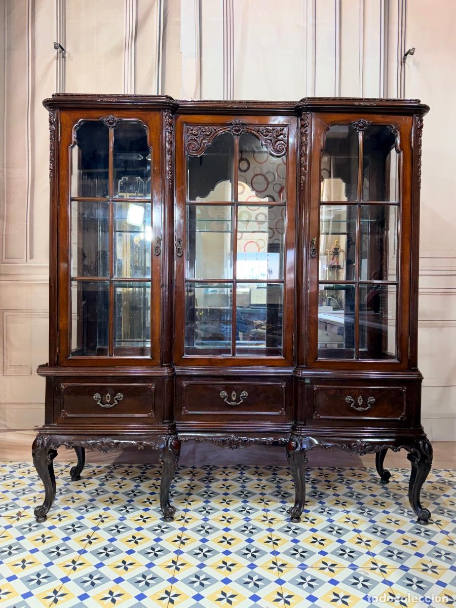 Antig&uuml;edades: Elegante vitrina de caoba - Foto 1