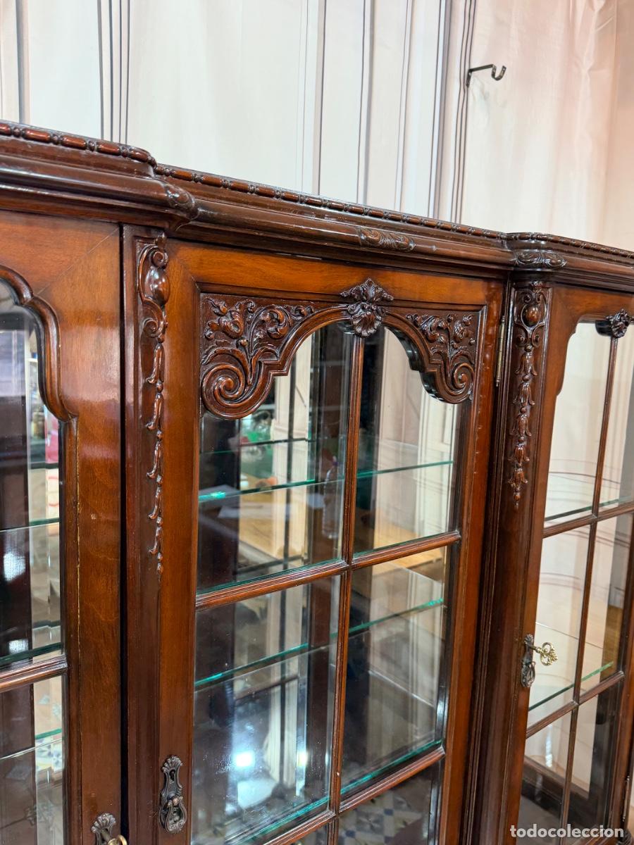 Antig&uuml;edades: Elegante vitrina de caoba - Foto 8