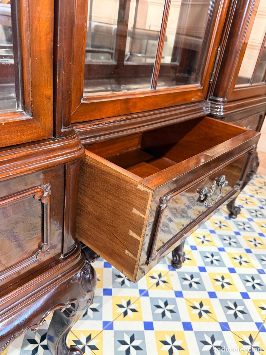 Antig&uuml;edades: Elegante vitrina de caoba - Foto 10