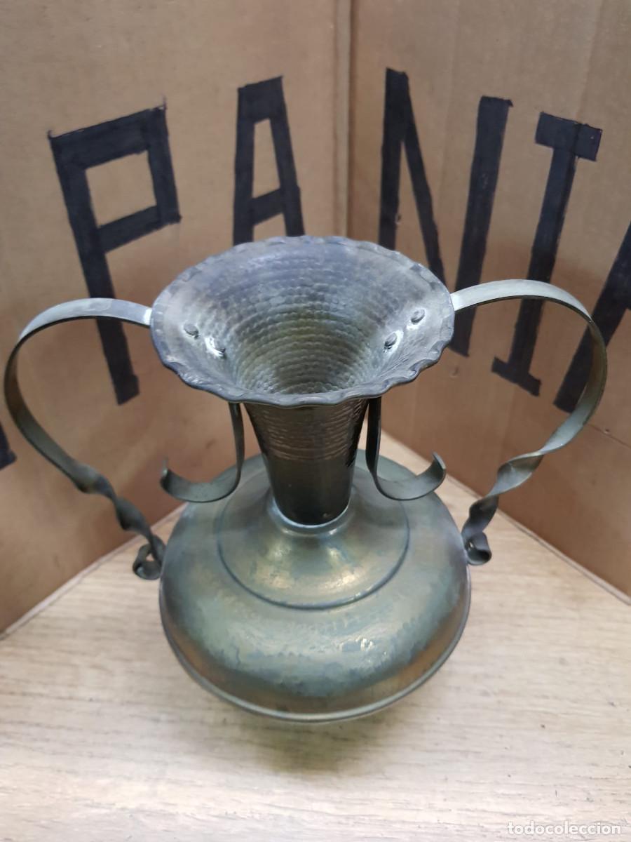 Antig&uuml;edades: JARRON DE BRONCE-ALTO 21 CM - Foto 4