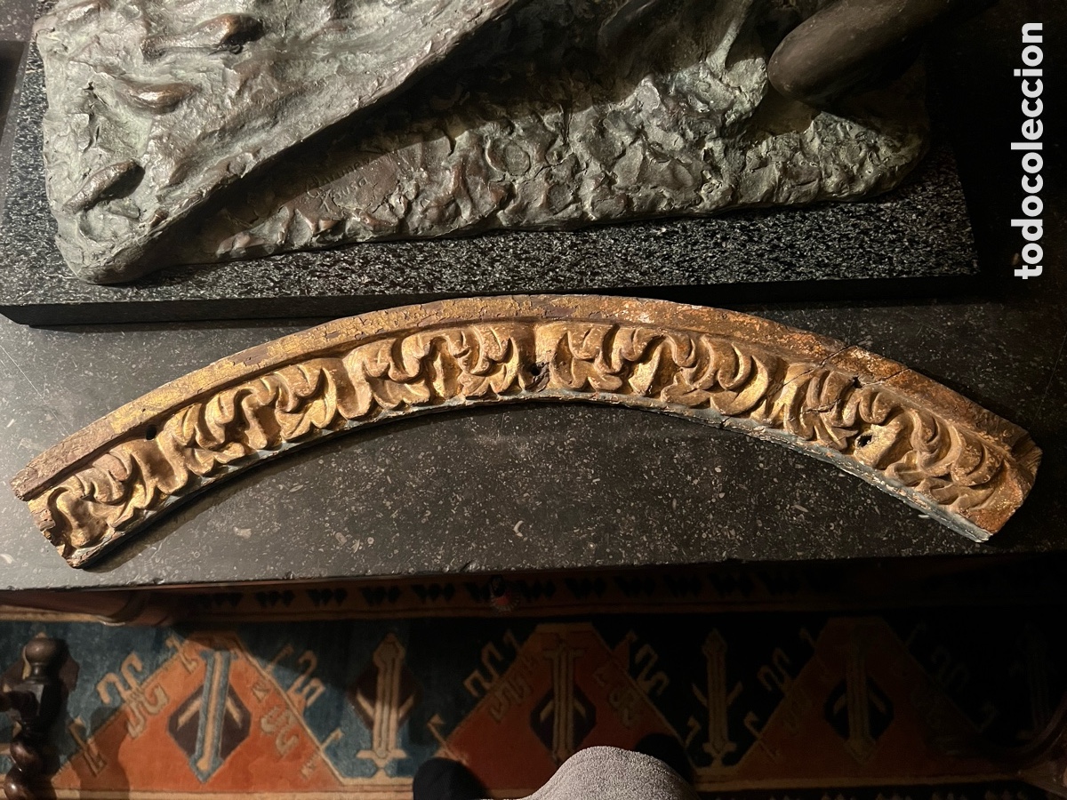 Antig&uuml;edades: Precioso fragmento retablo altar xviii tallado hojas acanto dorado y policromia