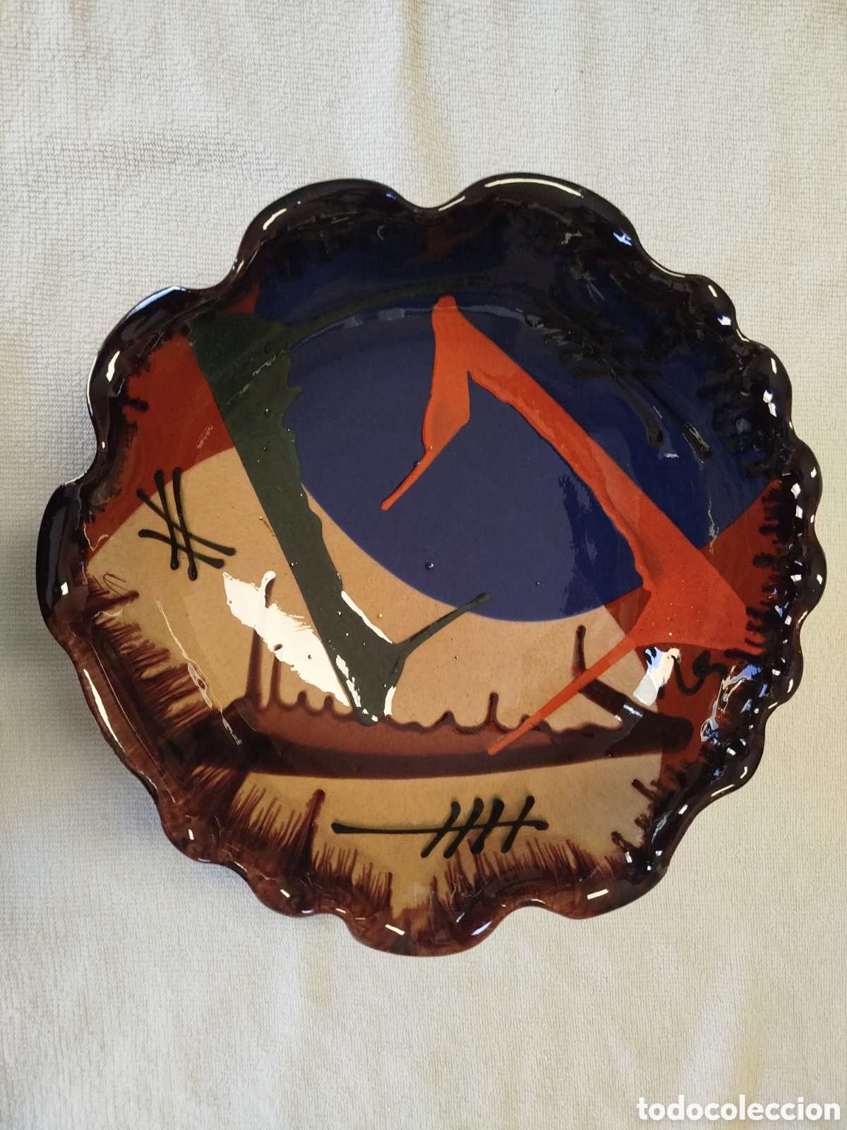 Antig&uuml;edades: Cuenco de porcelana vidriada pintada a mano de La Bisbal.