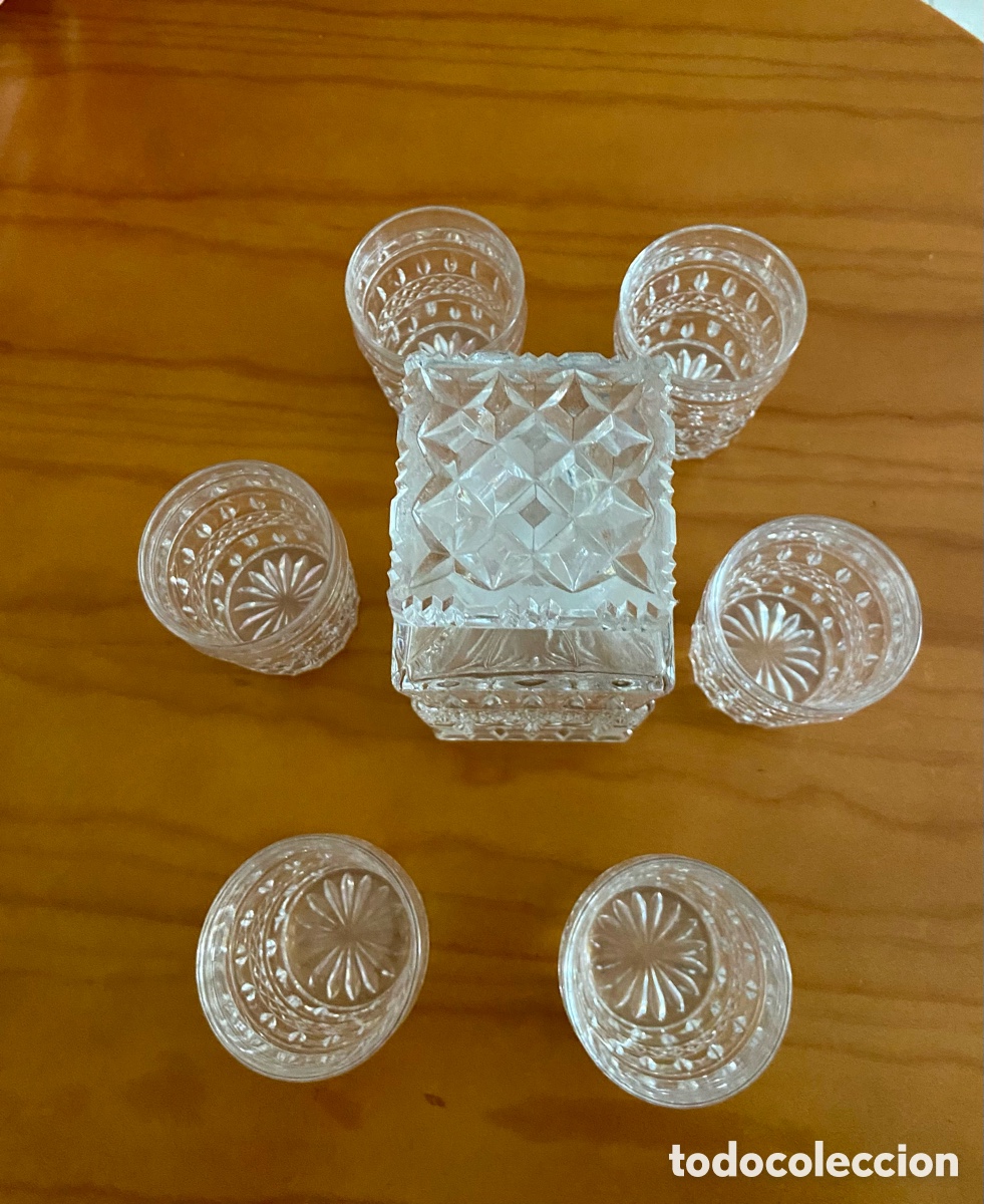 Antig&uuml;edades: Juego botella y vasos cristal - Foto 3