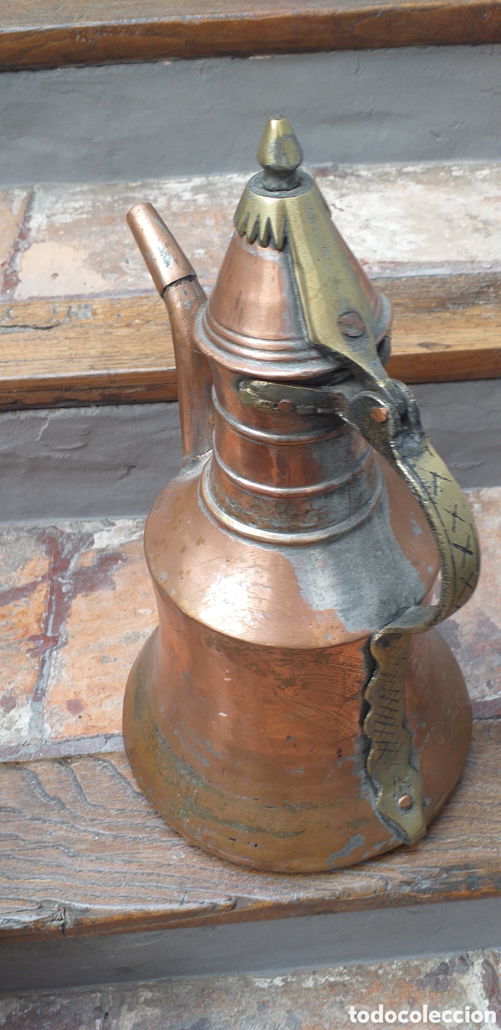 Antig&uuml;edades: Pareja de jarras antiguas de bronce - Foto 10