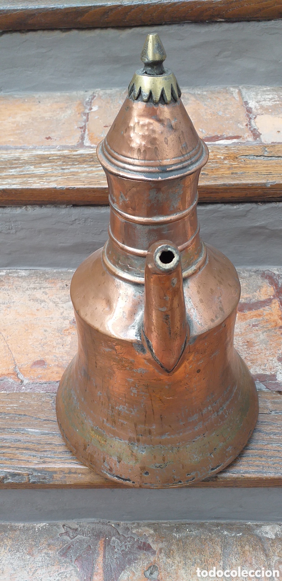 Antig&uuml;edades: Pareja de jarras antiguas de bronce - Foto 13