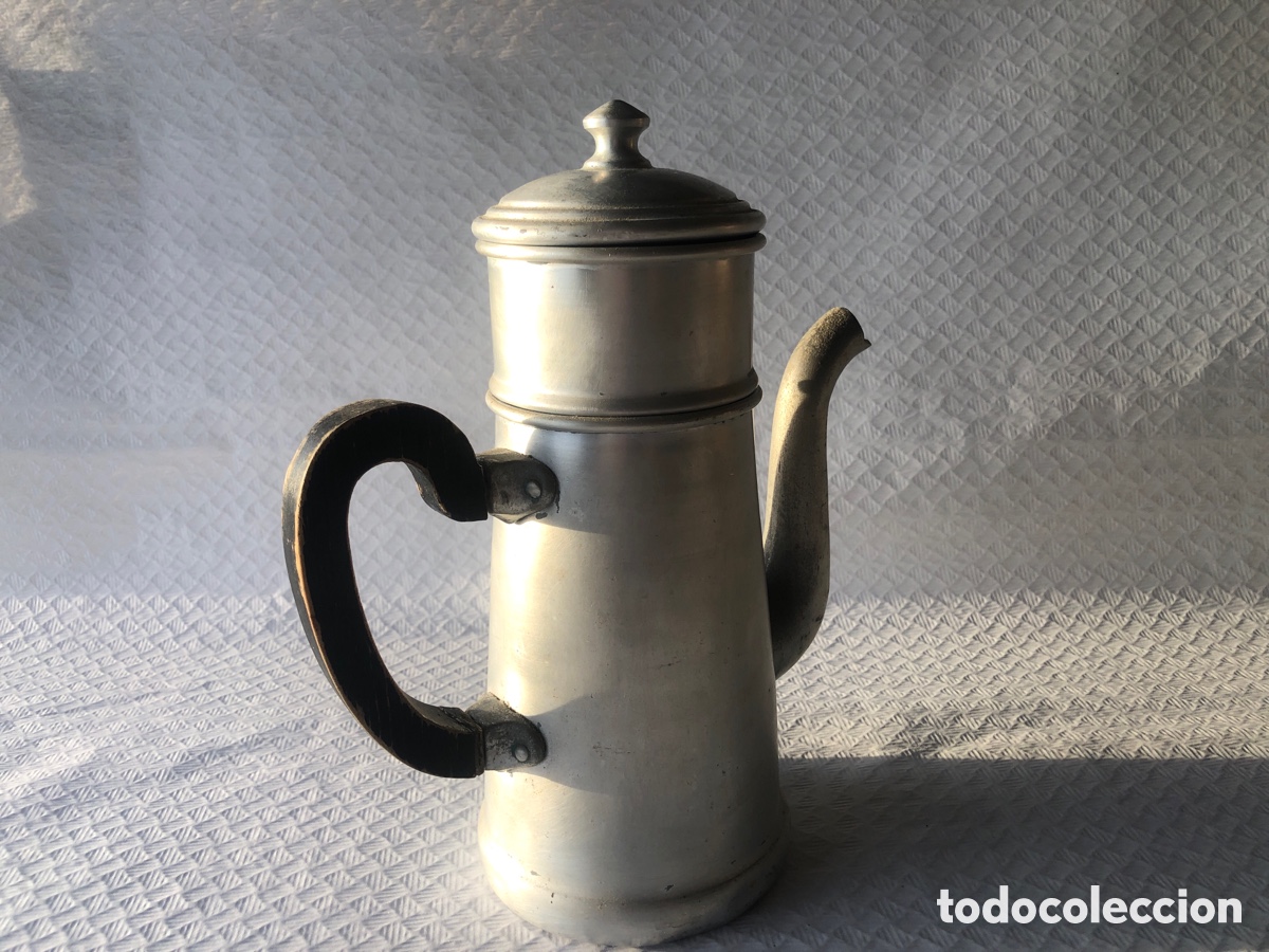 Antig&uuml;edades: Antigua y rara cafetera de aluminio - Foto 2