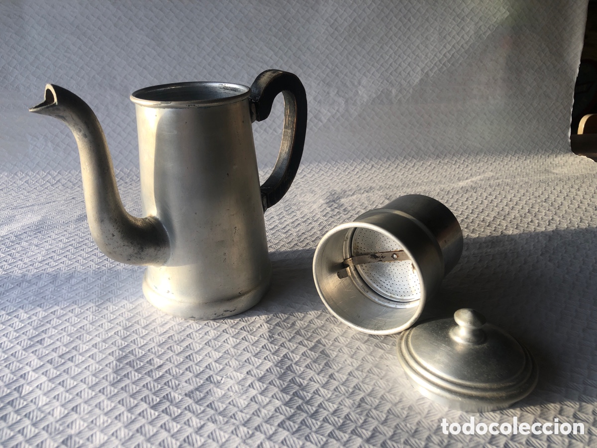 Antig&uuml;edades: Antigua y rara cafetera de aluminio - Foto 5