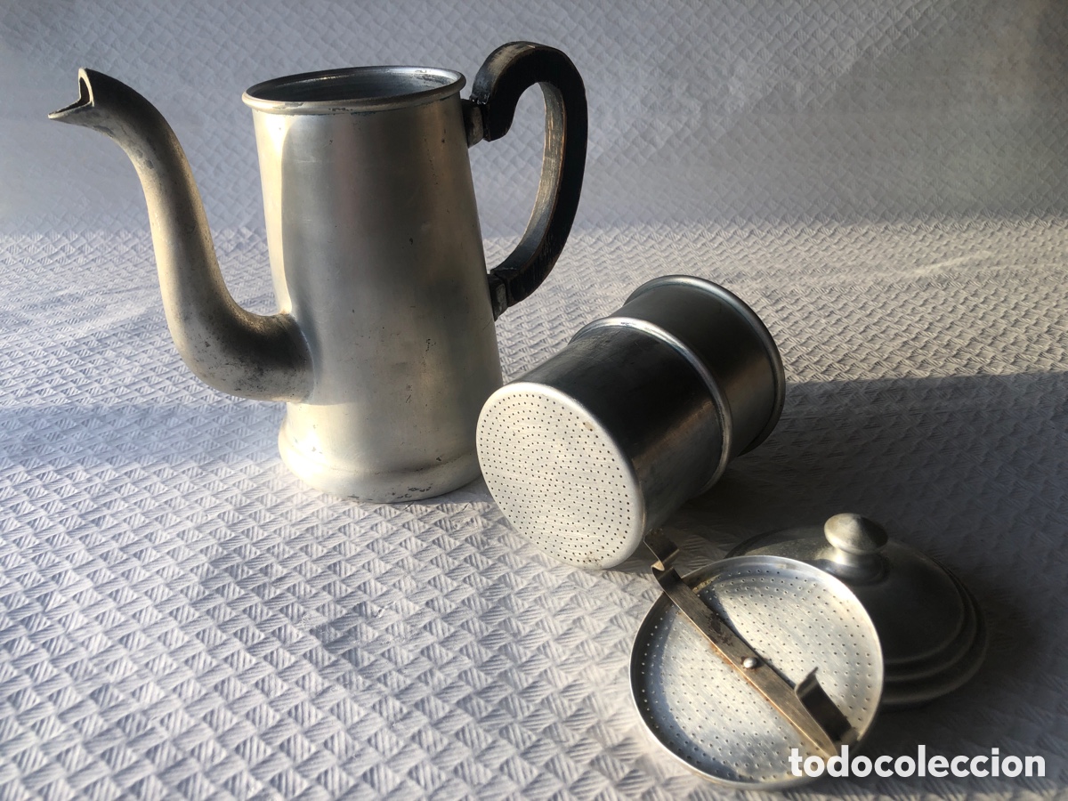 Antig&uuml;edades: Antigua y rara cafetera de aluminio - Foto 6