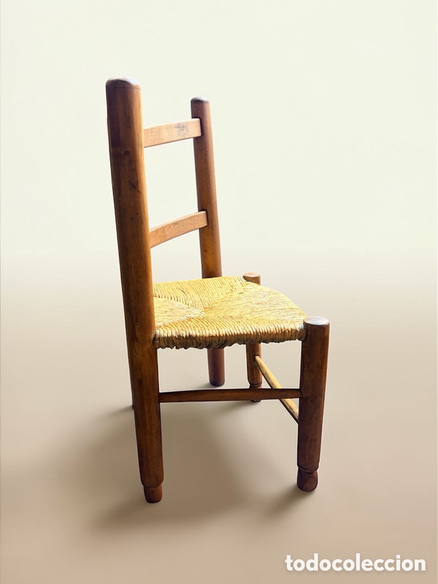 Antig&uuml;edades: Antigua silla infantil de madera y enea - Foto 5
