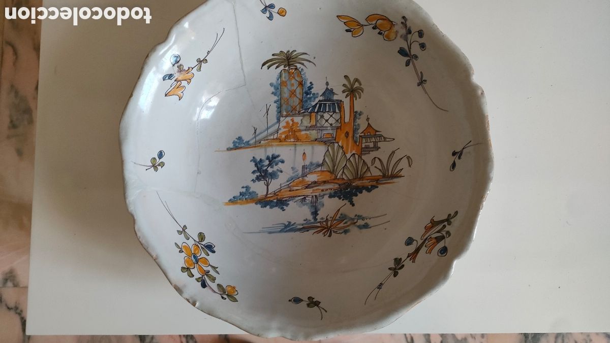 Antig&uuml;edades: CUENCO CER&Aacute;MICO DEL SIGLO XVIII