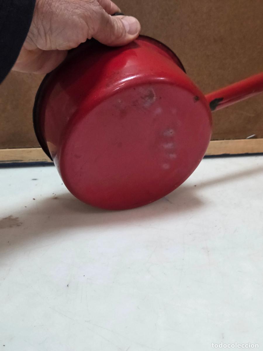 Antig&uuml;edades: cazo de hierro rojo vintage - Foto 3