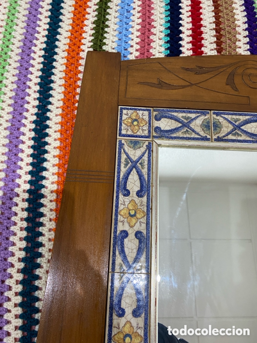 Antig&uuml;edades: Espejo antiguo de madera y azulejos - Foto 4
